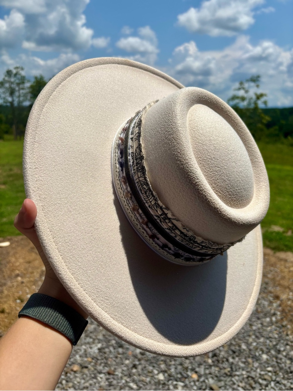 Stylish Women's Cream Wide-Brim Fedora Hat
